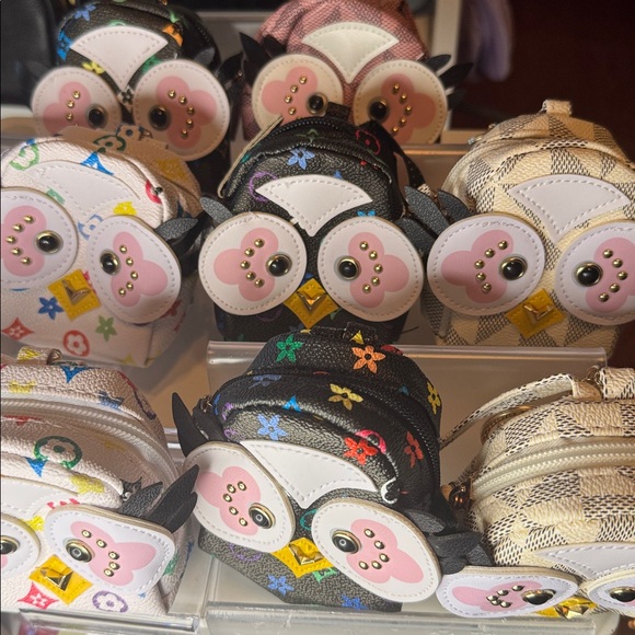 1 Mystery Keychains NWT - Picture 3 of 15